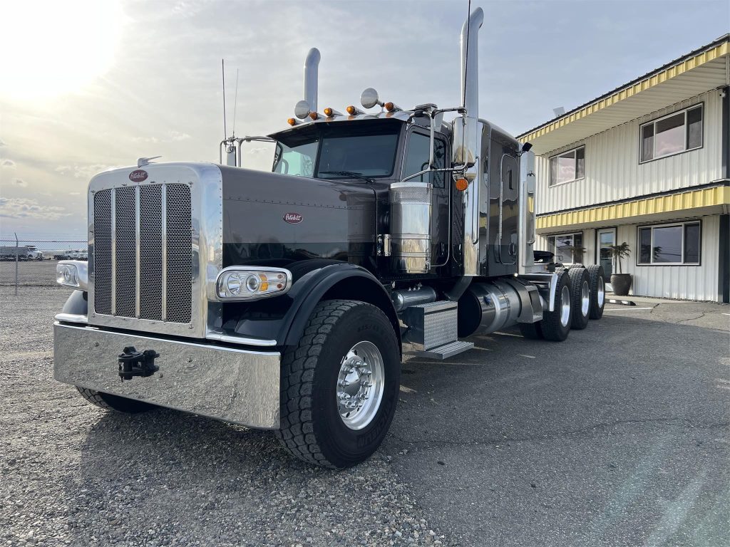 2010 PETERBILT 340 - Peters & Keatts Equipment Inc.