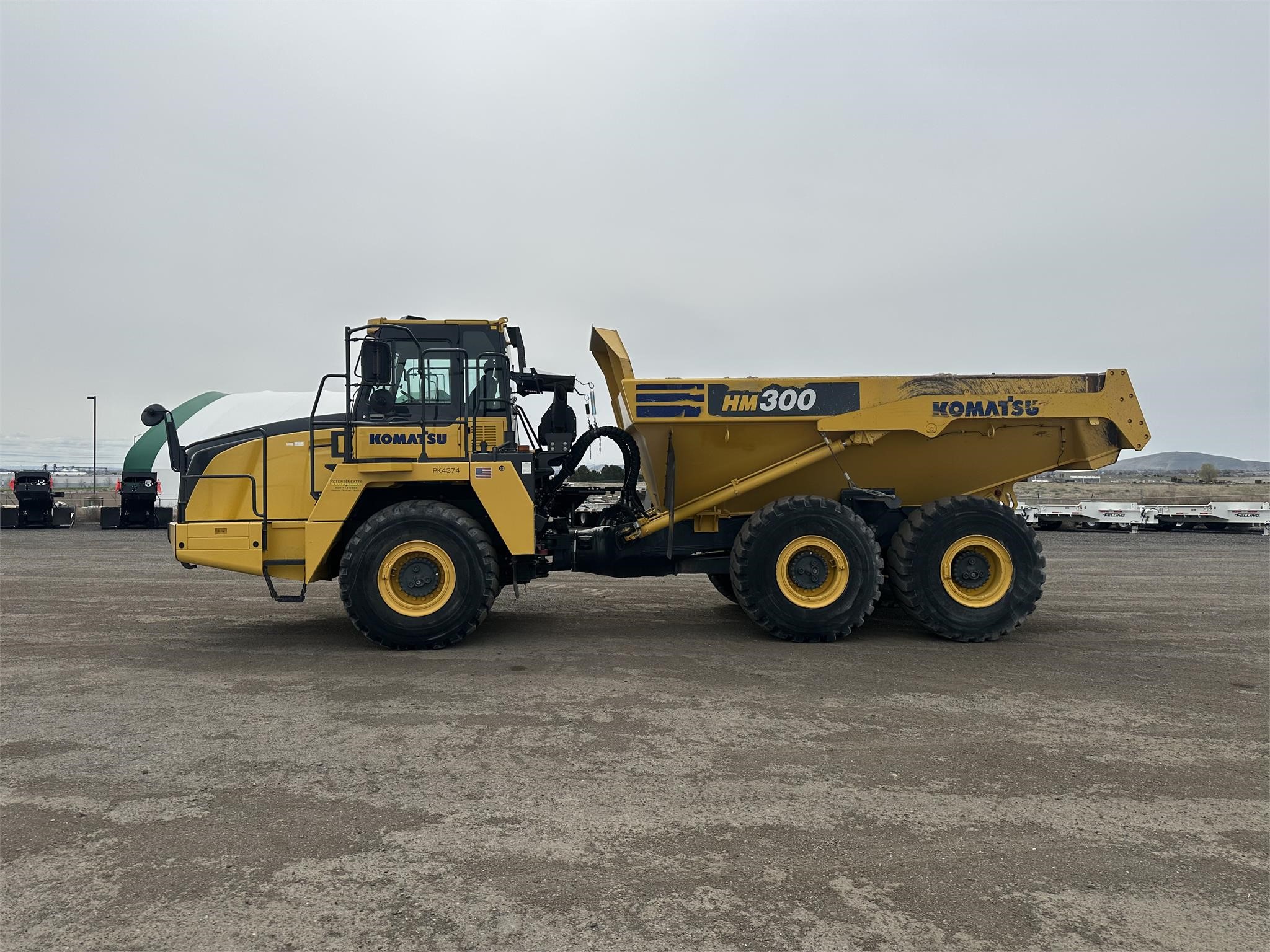 2019 KOMATSU HM300-5 - image 2 of 6