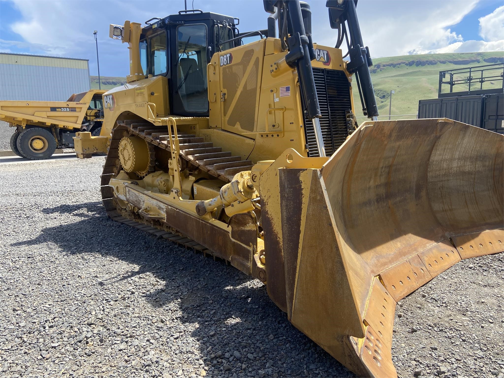 2021 CATERPILLAR D8T - image 2 of 5