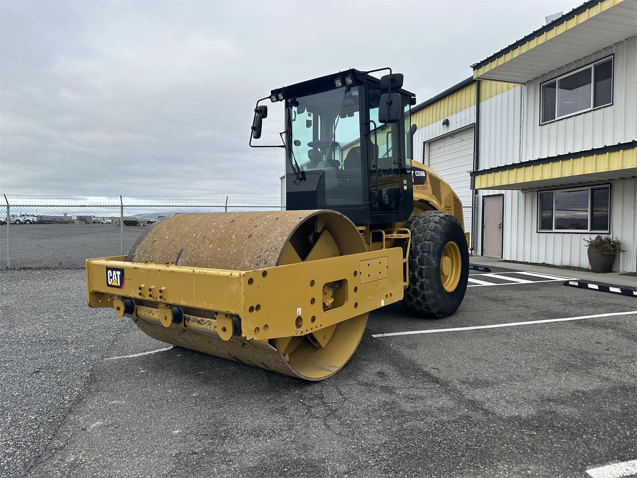 2014 CATERPILLAR CS56B - image 1 of 6