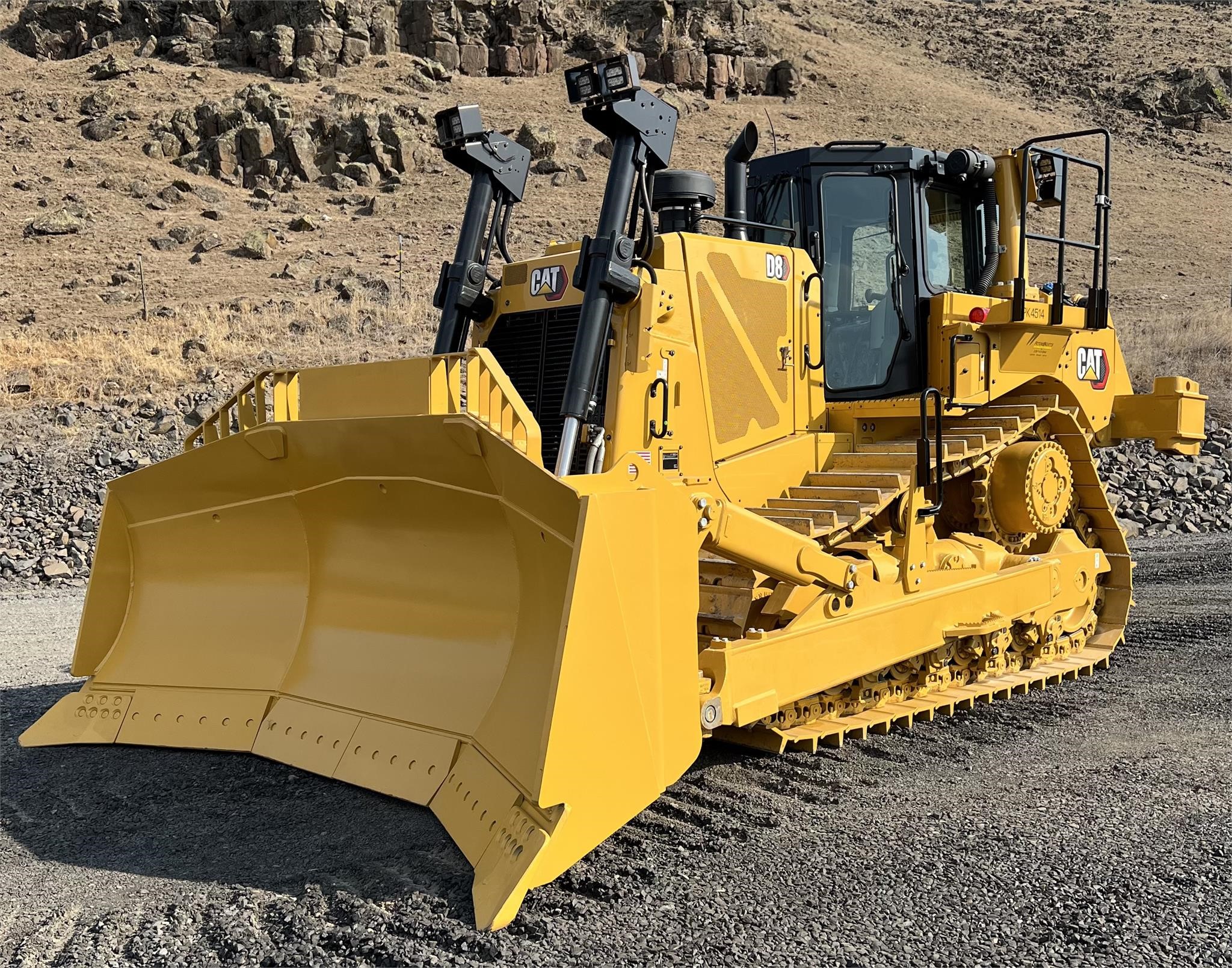 2023 CATERPILLAR D8 - image 1 of 6