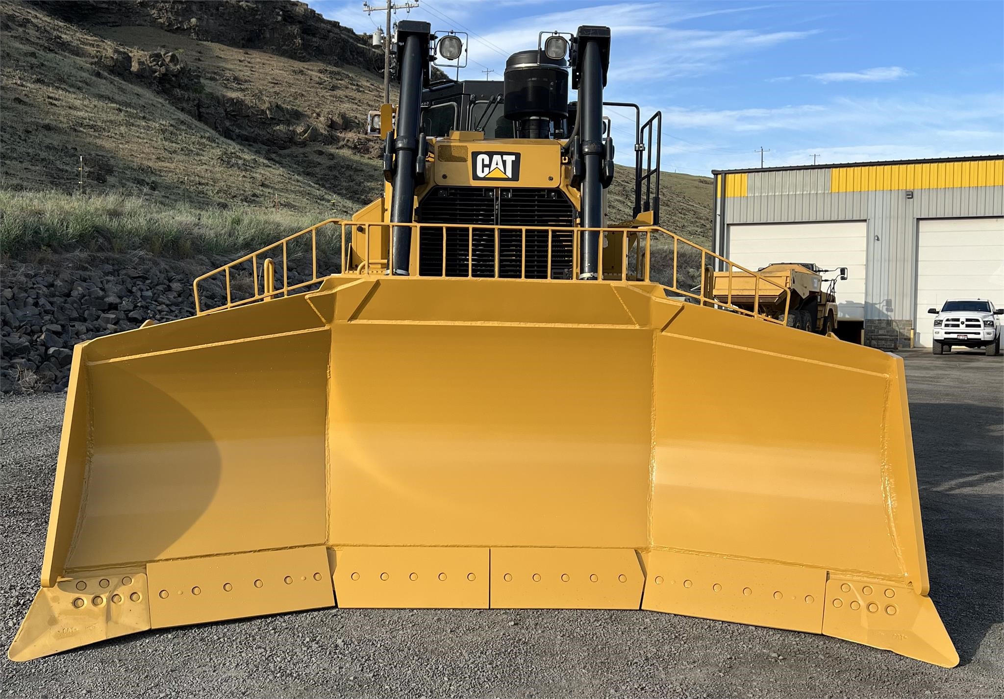 2019 CATERPILLAR D8T - image 2 of 6