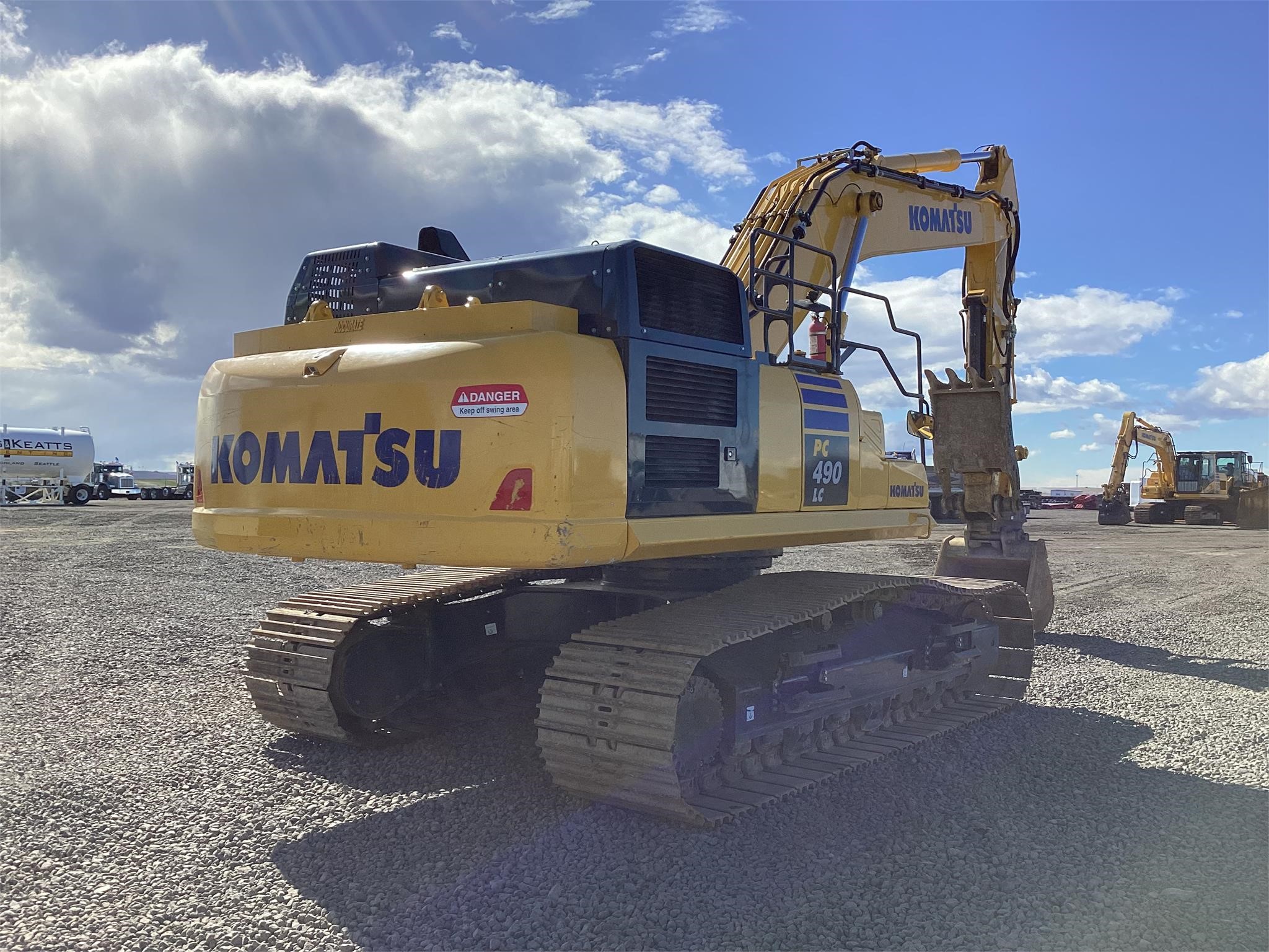 2022 KOMATSU PC490 LC-11 - image 4 of 6