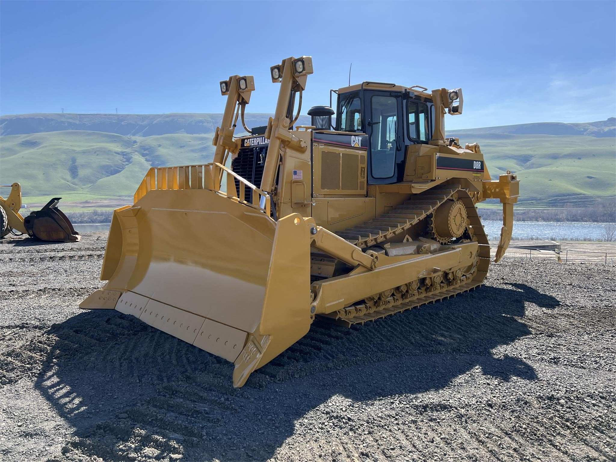 2002 CATERPILLAR D8R II - image 1 of 6