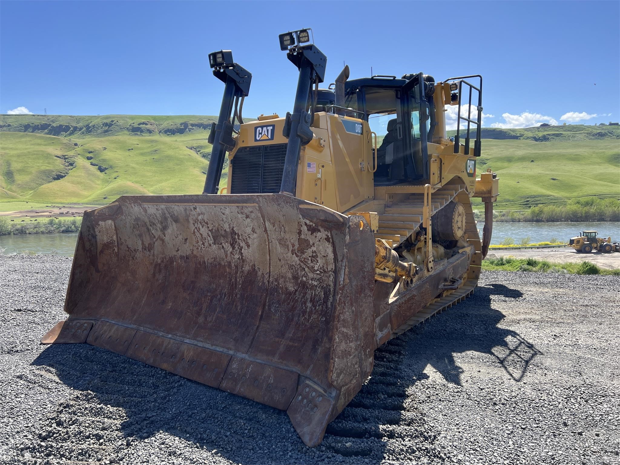 2016 CATERPILLAR D8T - image 2 of 6