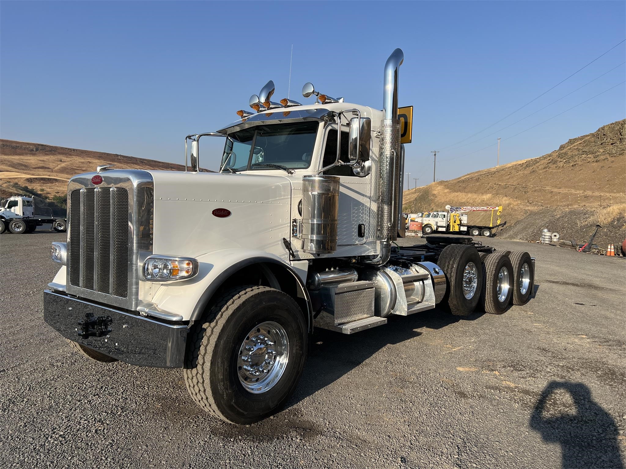 2024 PETERBILT 389 - image 1 of 6