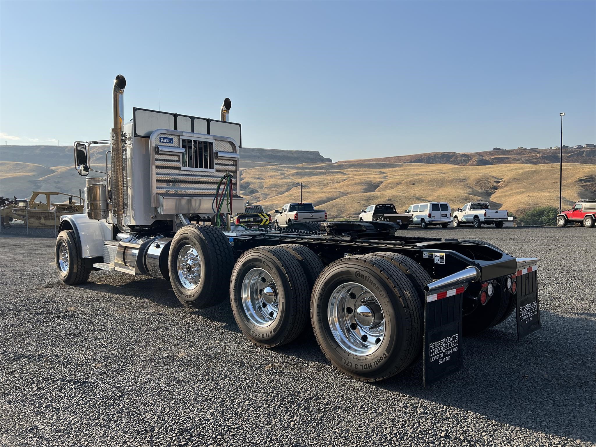 2024 PETERBILT 389 - image 3 of 6