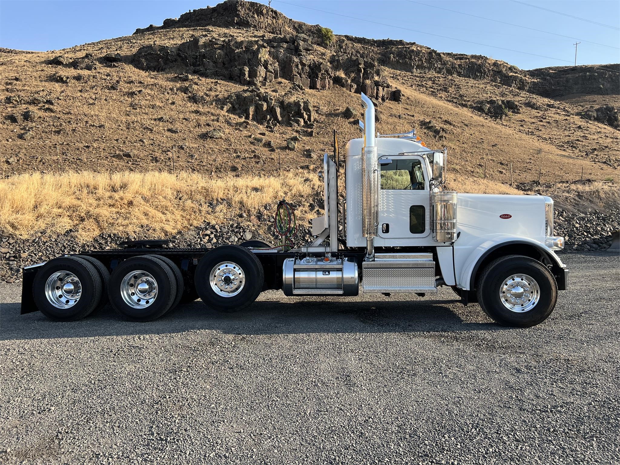 2024 PETERBILT 389 - image 5 of 6