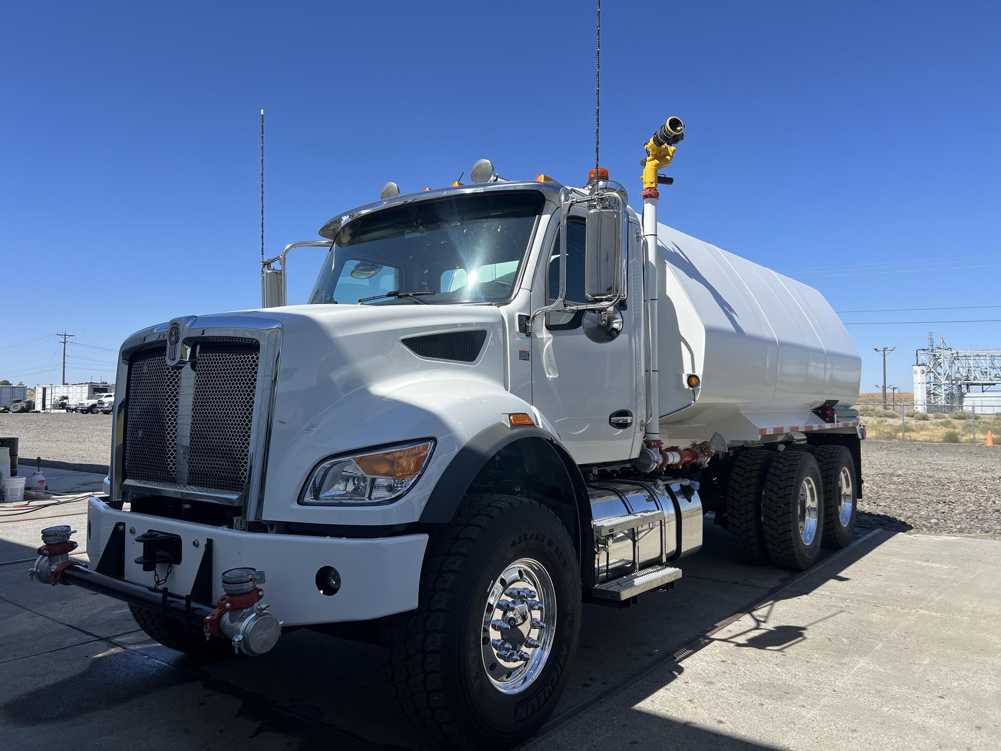 2025 KENWORTH T480 - image 1 of 6