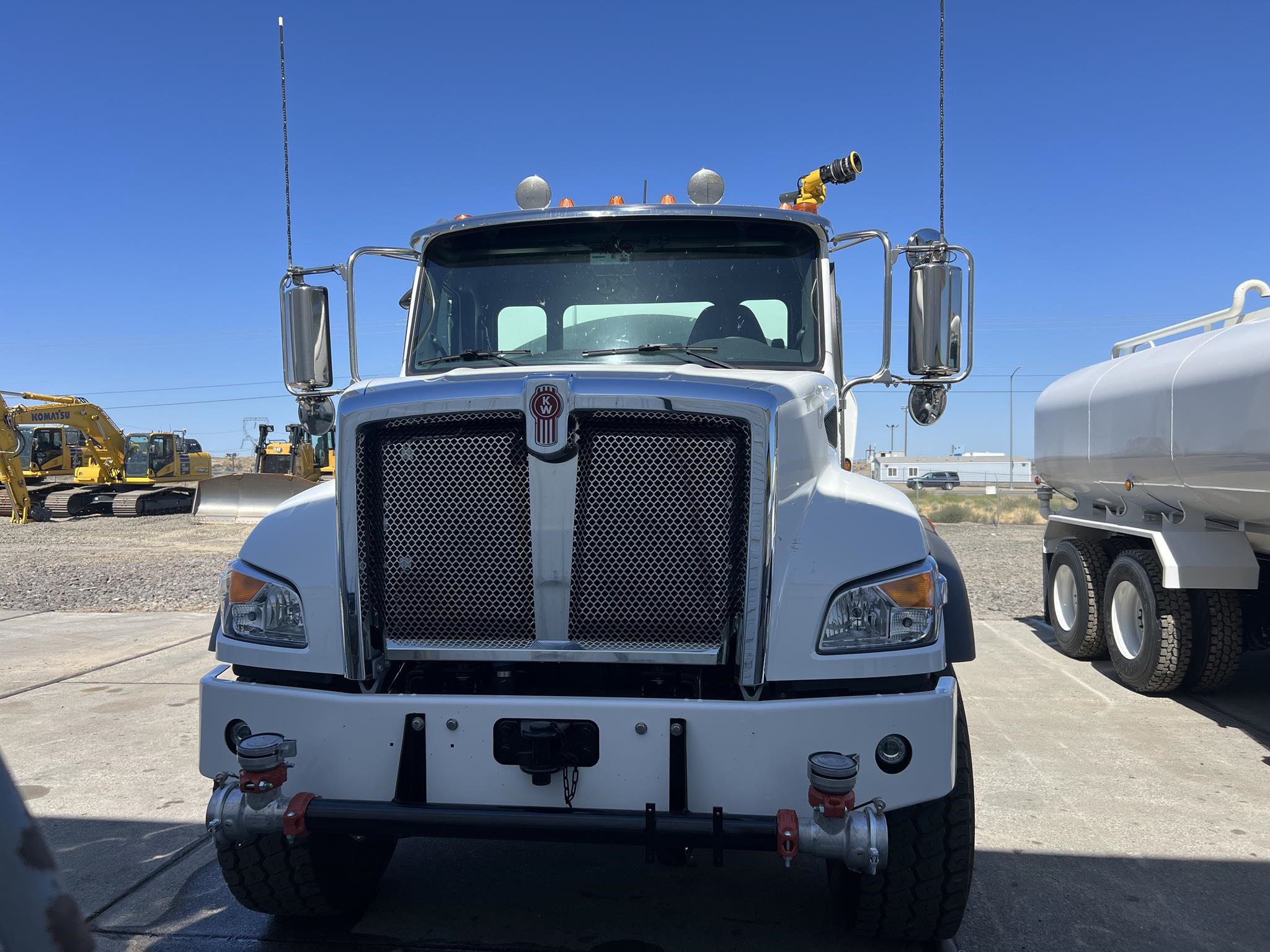 2025 KENWORTH T480 - image 2 of 6