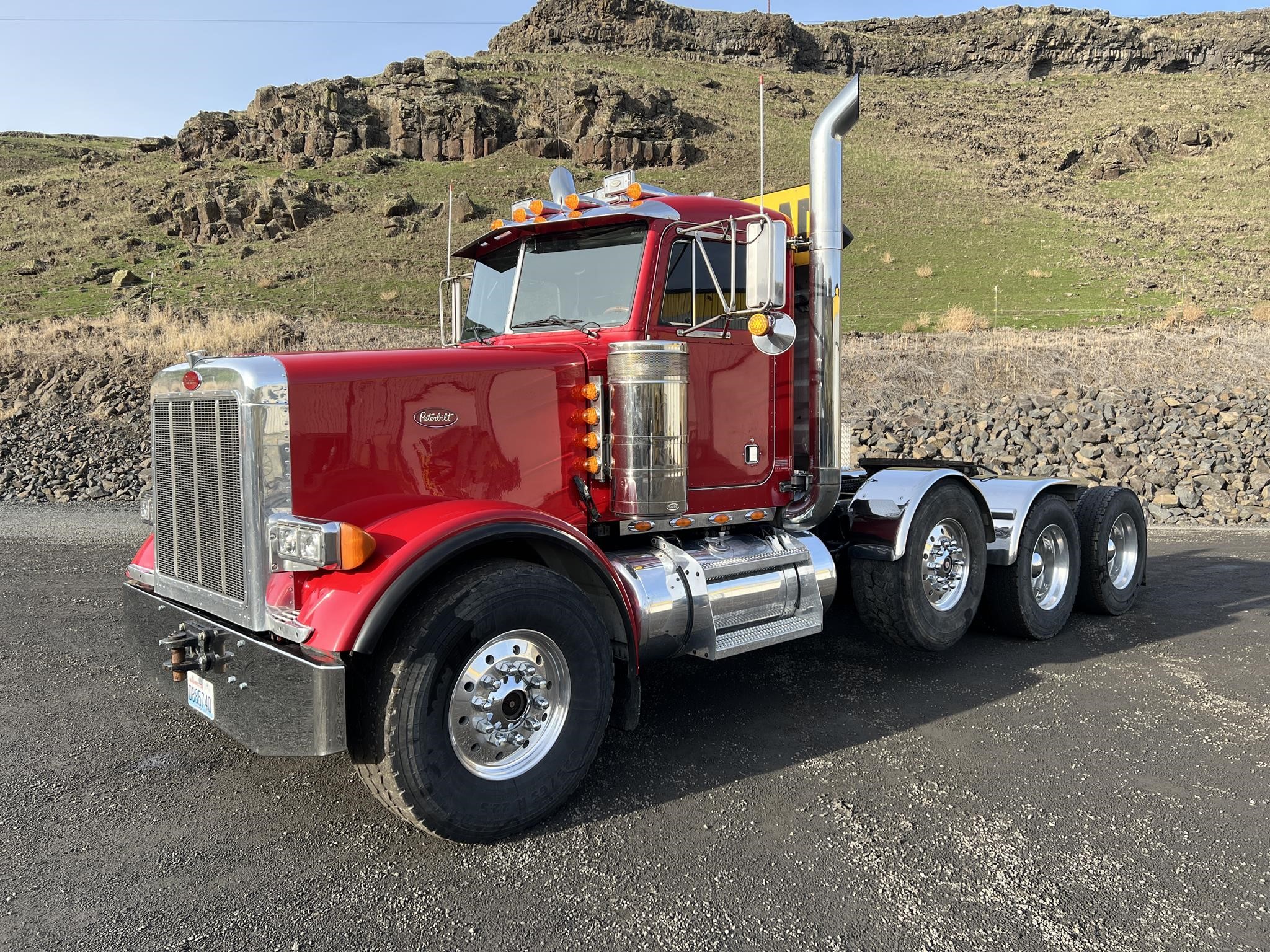 2000 PETERBILT 378 - image 1 of 6