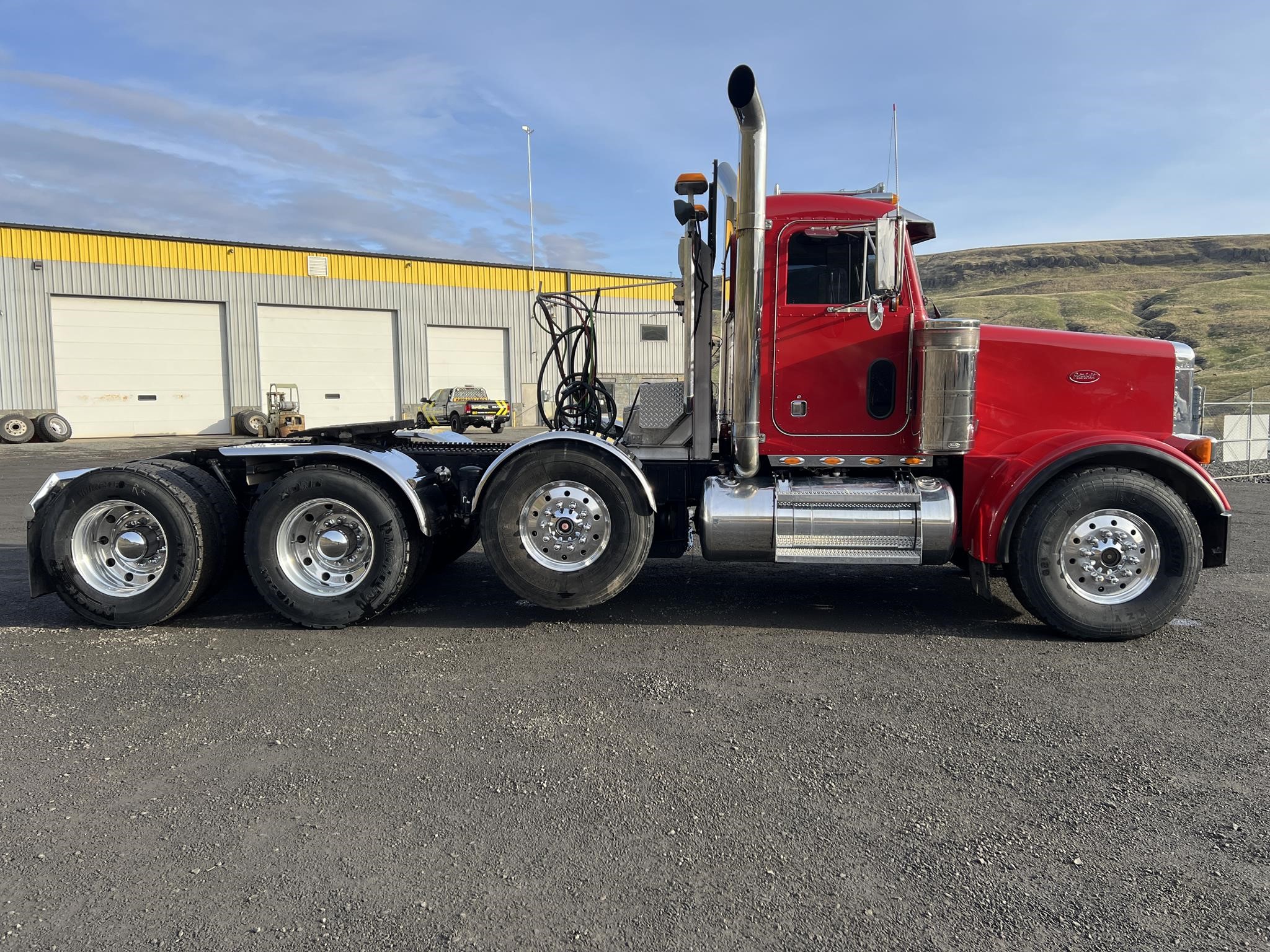 2000 PETERBILT 378 - image 5 of 6